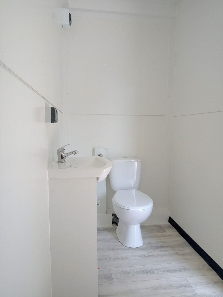 kontener z wc na wynajem
